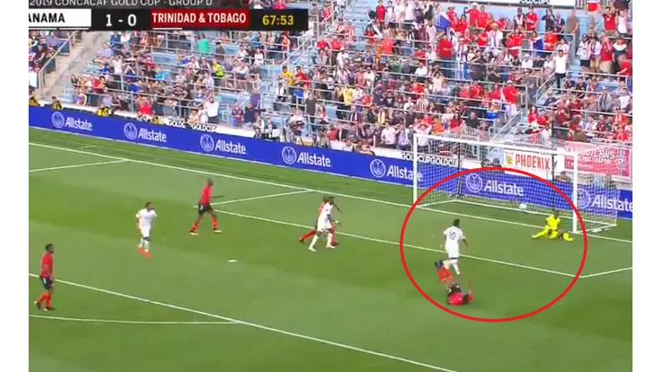 El arquero de Trinidad hizo dos atajadones, pero no pudo contener el tercero y Panamá gana 2-0