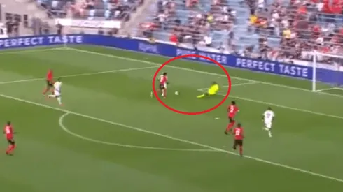 Clase pura: Armando Cooper dejó tirado al arquero y anotó el primer gol de Panamá en la Copa Oro