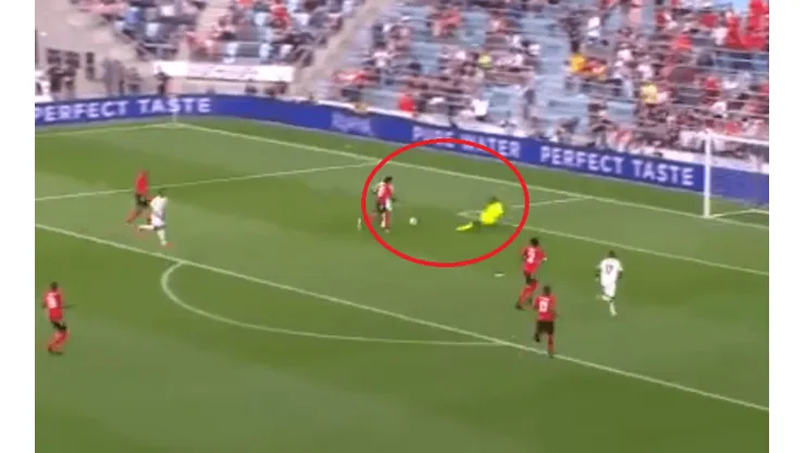 Clase pura: Armando Cooper dejó tirado al arquero y anotó el primer gol de Panamá en la Copa Oro