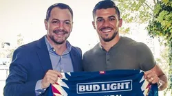 América anunció la renovación de contrato de Henry Martín, pero todos insultaron a Oribe