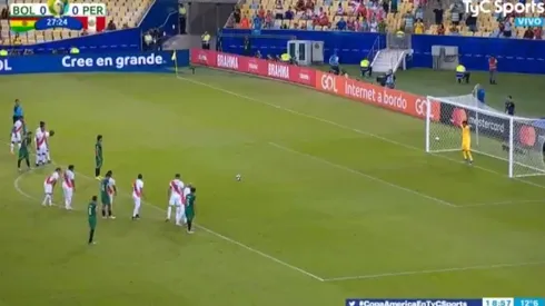 Certera ejecución del delantero boliviano.