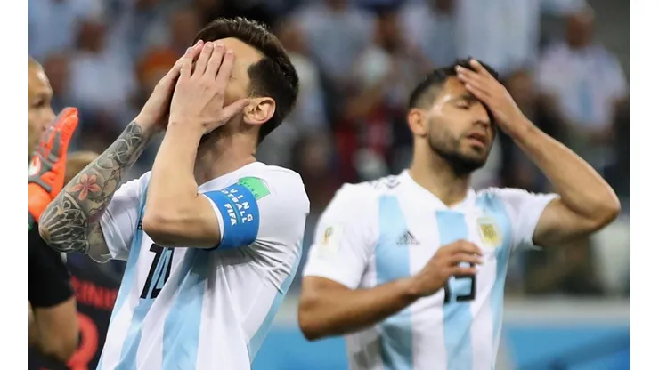 Messi y Agüero, los apuntados por el técnico de Banfield.