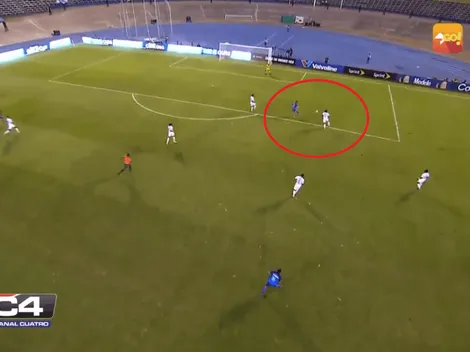 El blooper del año en la Copa Oro: el central le pifió al balón y el Salvador anotó un golazo