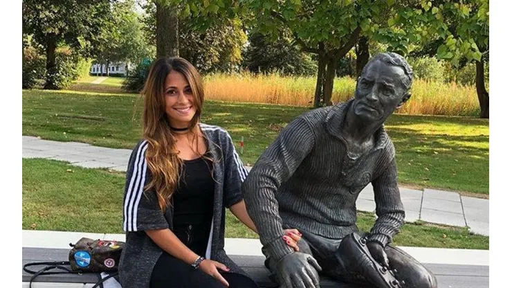 En Modo Bomba: Antonela Roccuzzo subió foto con un vestido infartante y Messi le comentó
