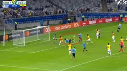 Está demente: Cavani metió un golazo de tijera para Uruguay ante Ecuador