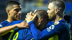 Nández en Boca junto a Benedetto.