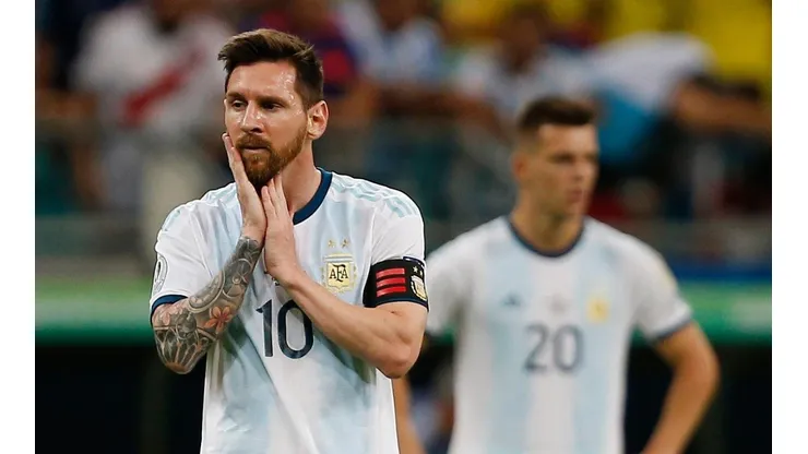 Caruso Lombardi agarró cuchillo, tenedor y se lo comió a Leo Messi