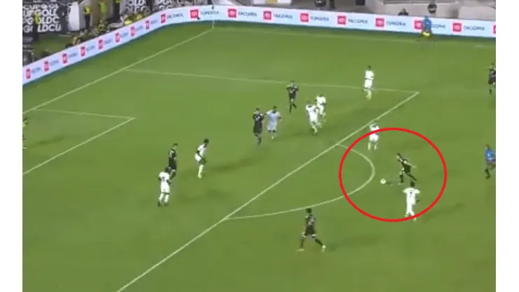 El enorme remate de Guardado que ahogó el grito de gol de los mexicanos