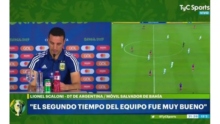 Scaloni en conferencia de prensa.