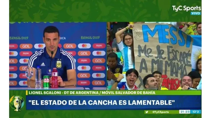 Esto es real: después de la derrota, Scaloni le pegó al estado de campo de juego