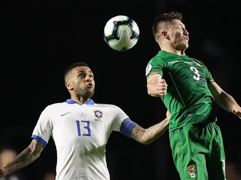 Dani Alves explotó contra los hinchas brasileños: "No tuvimos la sensación de jugar en casa"