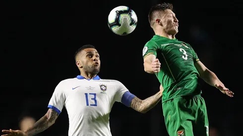 Dani Alves durante la victoria sobre Bolivia.