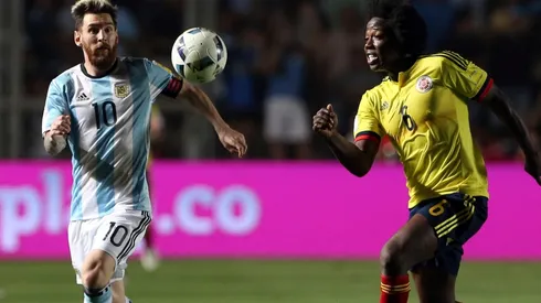 Lionel Messi, Carlos Sánchez (Foto: Getty)