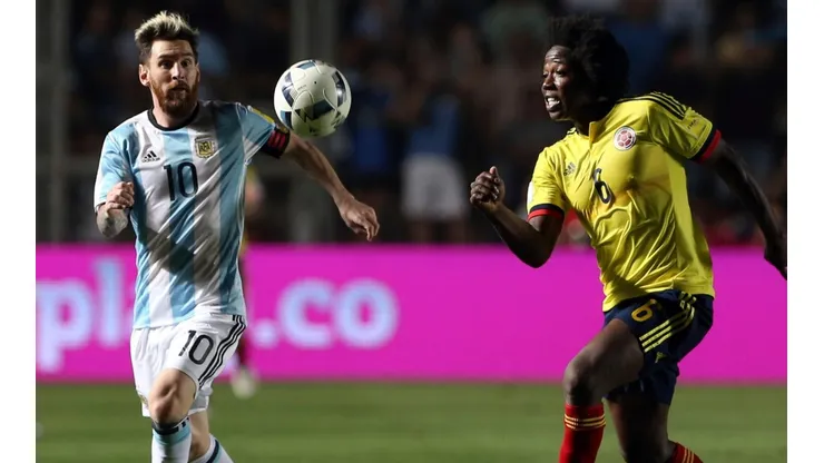 Lionel Messi, Carlos Sánchez (Foto: Getty)