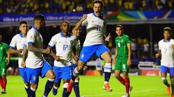 Coutinho festeja uno de sus tantos ante Bolivia.