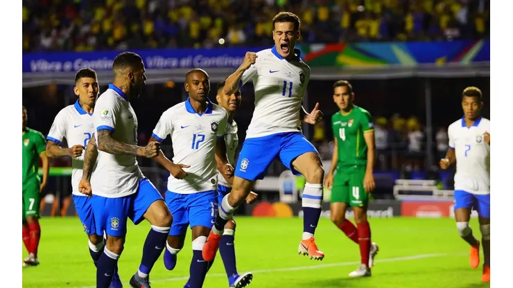Coutinho festeja uno de sus tantos ante Bolivia.