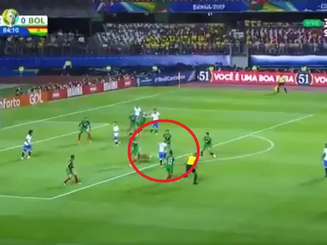 Un enfermo: Everton agarró el balón, enganchó para el medio y rompió el arco de un golazo