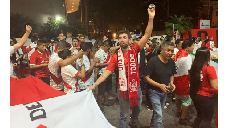 Video: los jugadores de la Bicolor se sumaron al Banderazo