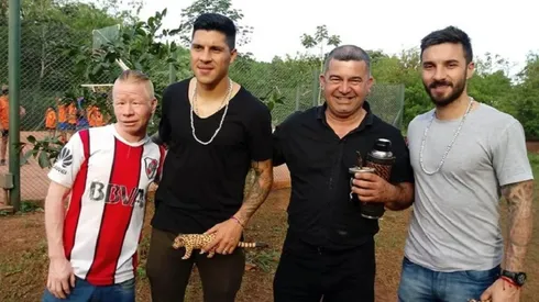 Seis meses después, Enzo Pérez y Scocco cumplieron la promesa por haber ganado la Libertadores