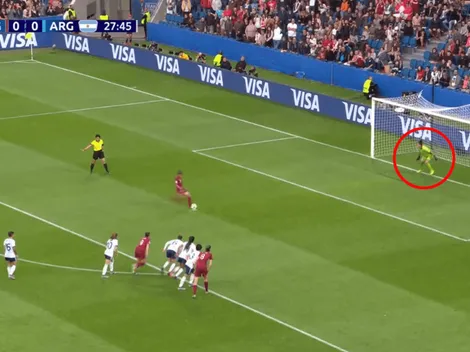 Épico: la arquera de Argentina le atajó el penal de su vida a Inglaterra