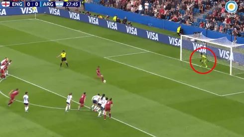 Épico: la arquera de Argentina le atajó el penal de su vida a Inglaterra