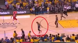 Lo que le faltaba a los Warriors: Stephen Curry se golpea y termina cojeando