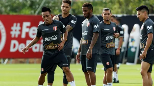 Es necesario: la Bicolor recibió una charla sobre el uso del VAR