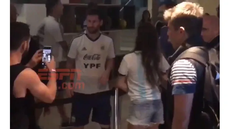Antonela Roccuzzo va a estar feliz: Messi se sacó una foto con una brasileña y entendió todo