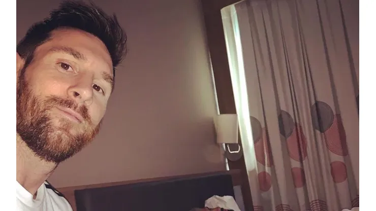 Foto de Lionel Messi con el Kun Agûero.
