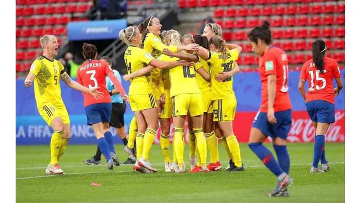 Chile hizo un buen debut hasta la tormenta eléctrica y Suecia se lo ganó sobre el final