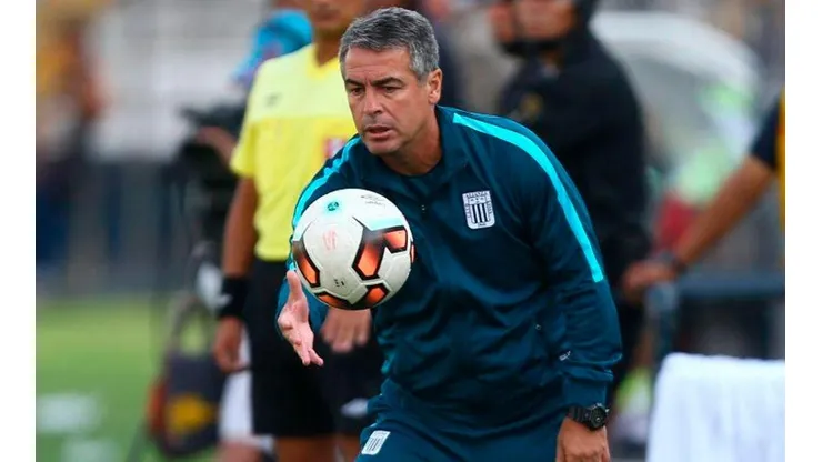 Dos futbolistas de la Bicolor estarían en los planes de Pablo Bengoechea