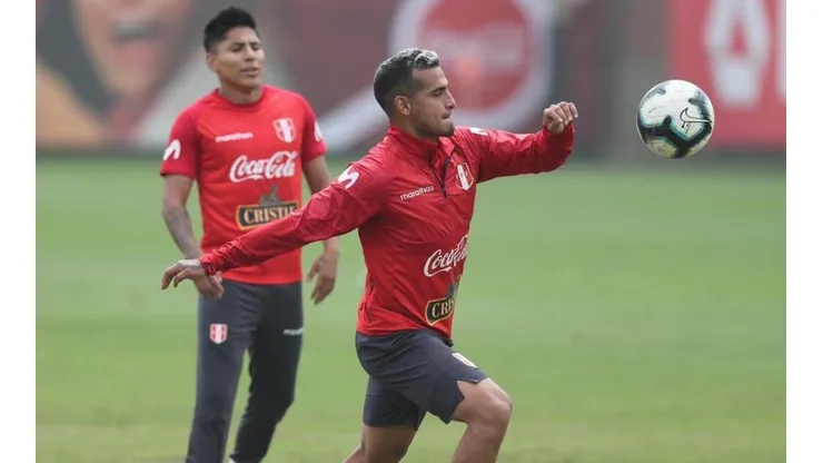 Gareca probó un once titular con el que jugaría ante Venezuela