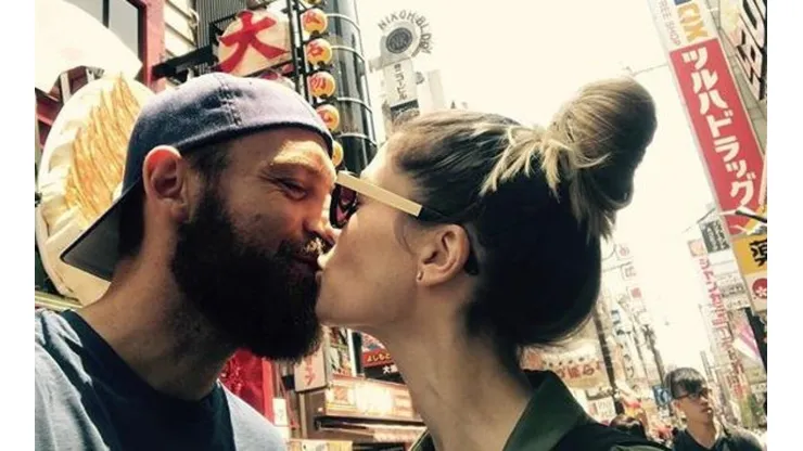 Un hincha de Boca insultó a De Rossi en una foto que subió su mujer y ella le respondió