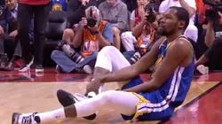 Se acabó: Kevin Durant se resintió de su lesión apenas empezaba el partido