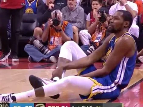 Se acabó: Kevin Durant se resintió de su lesión apenas empezaba el partido