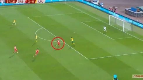 Golazo espectacular de Luka Jovic.