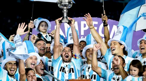 Ya llegó a Argentina el que será el primer refuerzo del Racing campeón de la Superliga