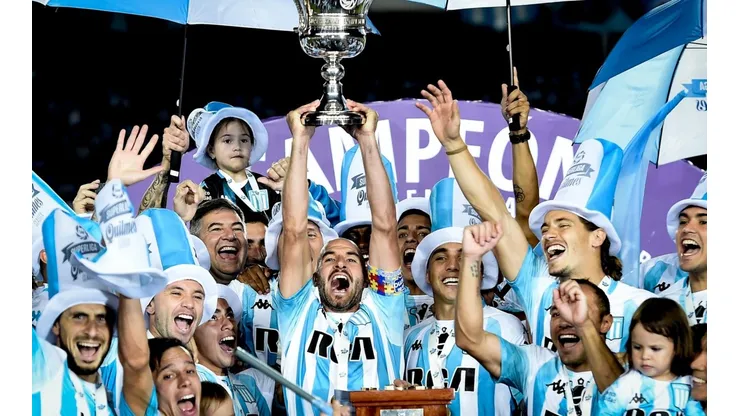 Ya llegó a Argentina el que será el primer refuerzo del Racing campeón de la Superliga