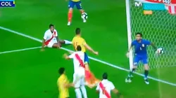 Confusión en el área de Perú y Mateus Uribe puso el primero para Colombia