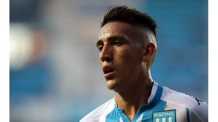 Ricardo Centurión con la camiseta de Racing.