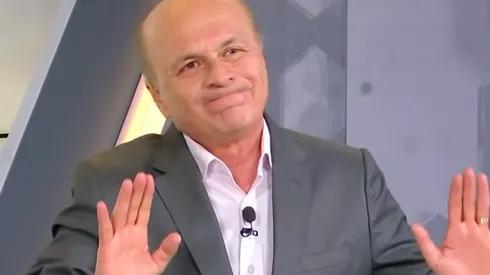 Carlos Antonio Vélez, periodista y comentarista del fútbol colombiano.