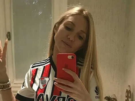 Sin pantalón pero con la remera de River, Melisia celebró 6 meses de la victoria ante Boca