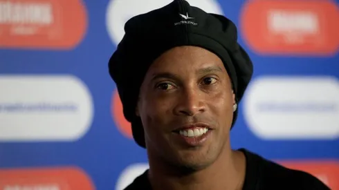 Ronaldinho aplazó su visita a Colombia por motivos personales.