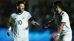 Foto de Lionel Messi con Matías Suárez.