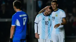 El festejo de Lionel Messi junto a Matías Suárez.