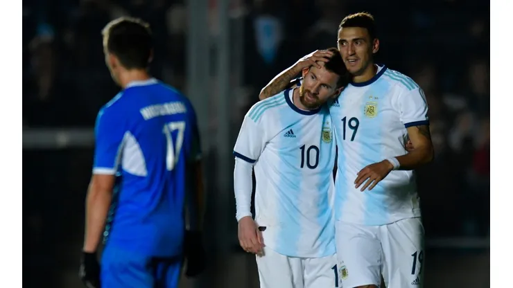 El festejo de Lionel Messi junto a Matías Suárez.