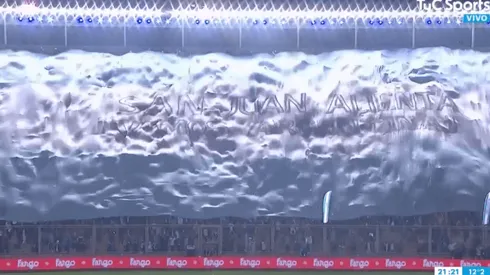 Imponente: la bandera gigante que apareció antes de Argentina-Nicaragua