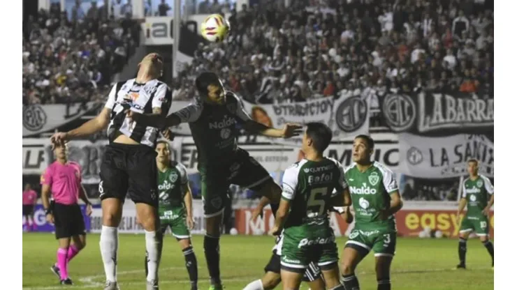 Sarmiento (J) vs Central Córdoba (SdE)