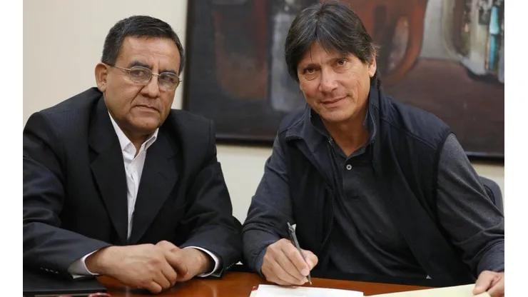 Ángel Comizzo fue presentado como técnico en Universitario