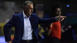Después de ofertar por Meza en México, Boca se tiró el lance en España